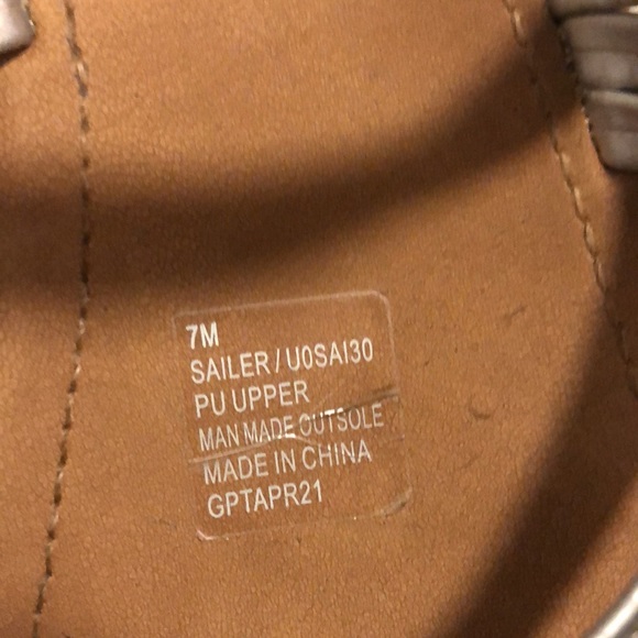 Sandals - Picture 2 of 3